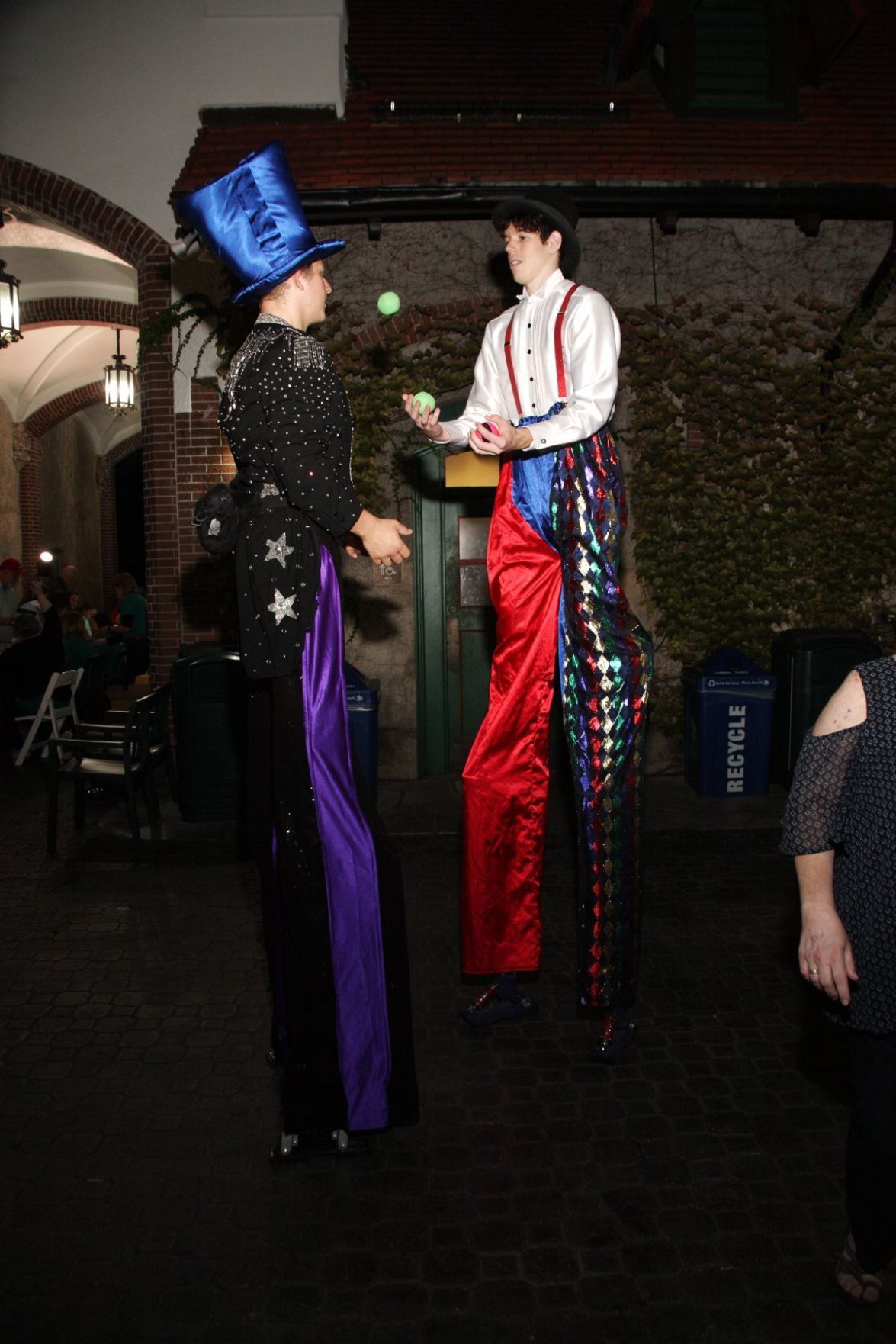 Stilt walkers and jugglers Zach and Nick